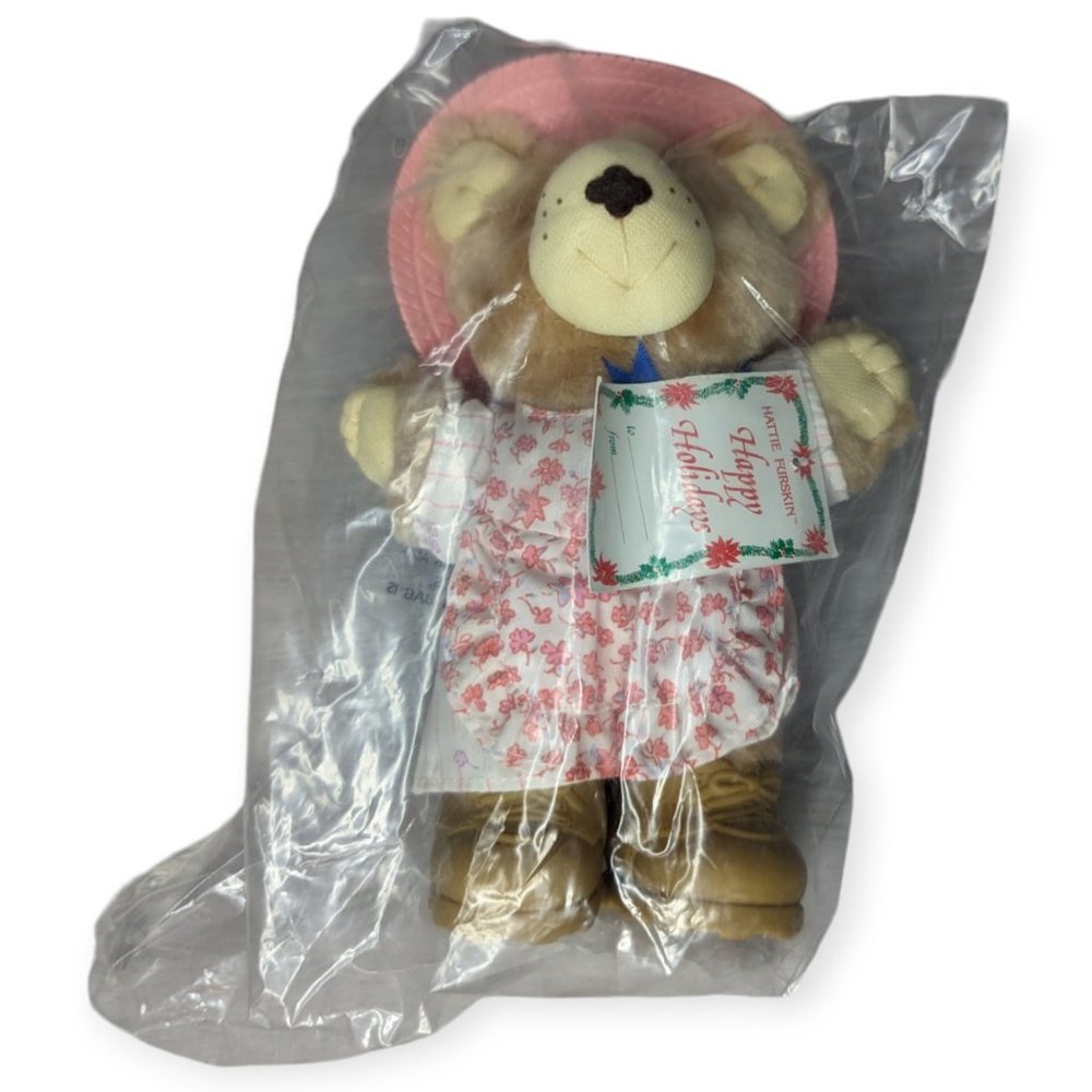 Vintage 1986 Wendy's Furskins Bears Hattie NWT